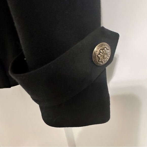 NWOT. XL. Military inspired blazer stretch buttons. Puff sleeve - Picture 9 of 13